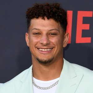 Taylor Swift Buys Back Her Masters Brittany Mahomes Travis Kelce and More React