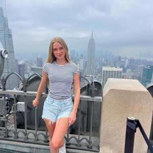 TikToker Anna Grace Phelan Dead at 19 After Brain Cancer Battle