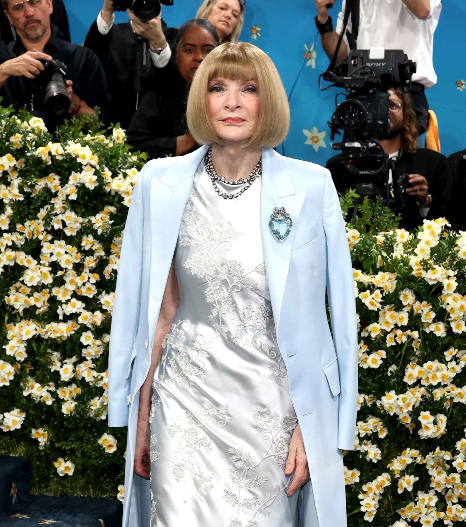 Anna Wintour Steps Down As Vogue Editor After 37 Years Us Weekly Anna Wintour Steps Down As Vogue Editor After 37 Years Us Weekly