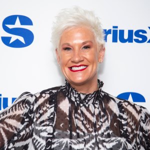 Anne-Burrell-GettyImages-2178769191