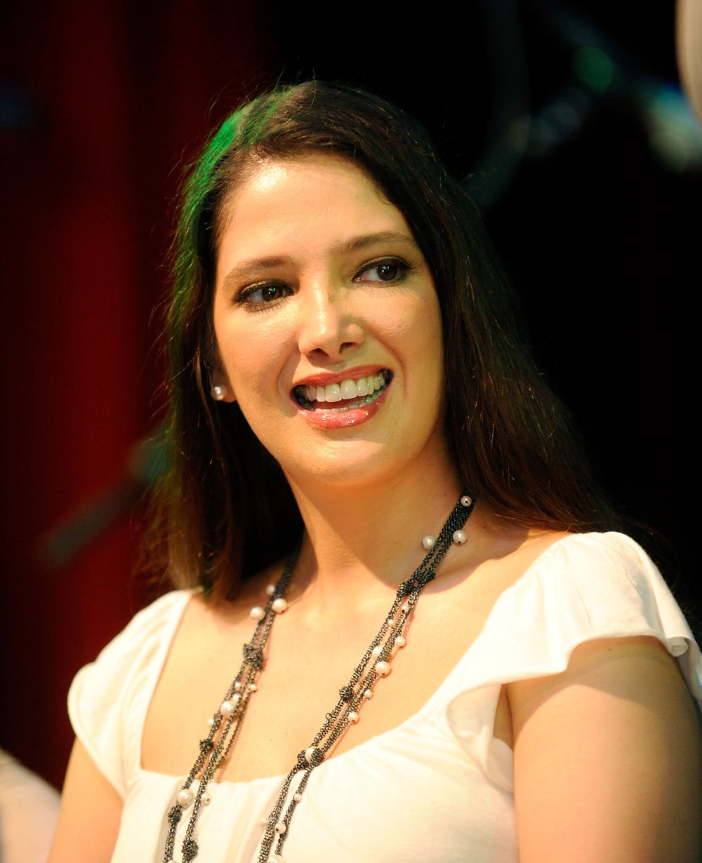 Adela Noriega.