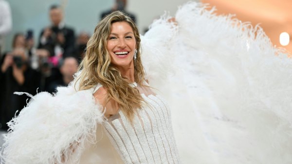 Brazilian model Gisele Bundchen arrives for the 2023 Met Gala at the Metropolitan Museum of Art on May 1, 2023, in New York. - The Gala raises money for the Metropolitan Museum of Art's Costume Institute. The Gala's 2023 theme is "Karl Lagerfeld: A Line of Beauty."