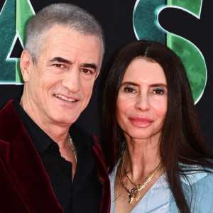 GettyImages-1258675906 Dermot Mulroney Said He and Ex Prima Were 'Stealth Hollywood Couple'