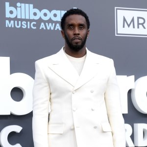 Judge Threatens to Remove Diddy From Courtroom for Seemingly Interacting With Jury