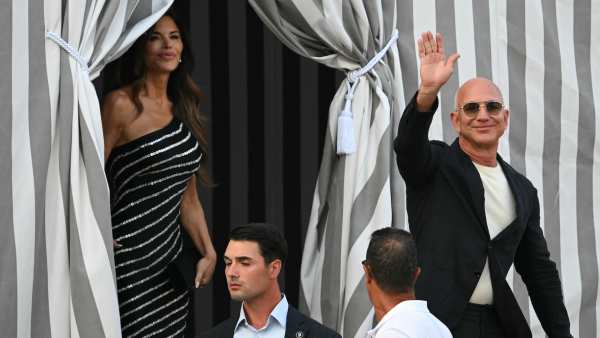 Jeff-Bezos-and-Lauren-Sanchez-GettyImages-2221367365