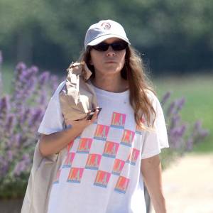 Mary Kate Olsen Rocks Dressed Down Look in Mega Rare Outing