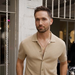 Mauricio Henao en el set de La Jefa