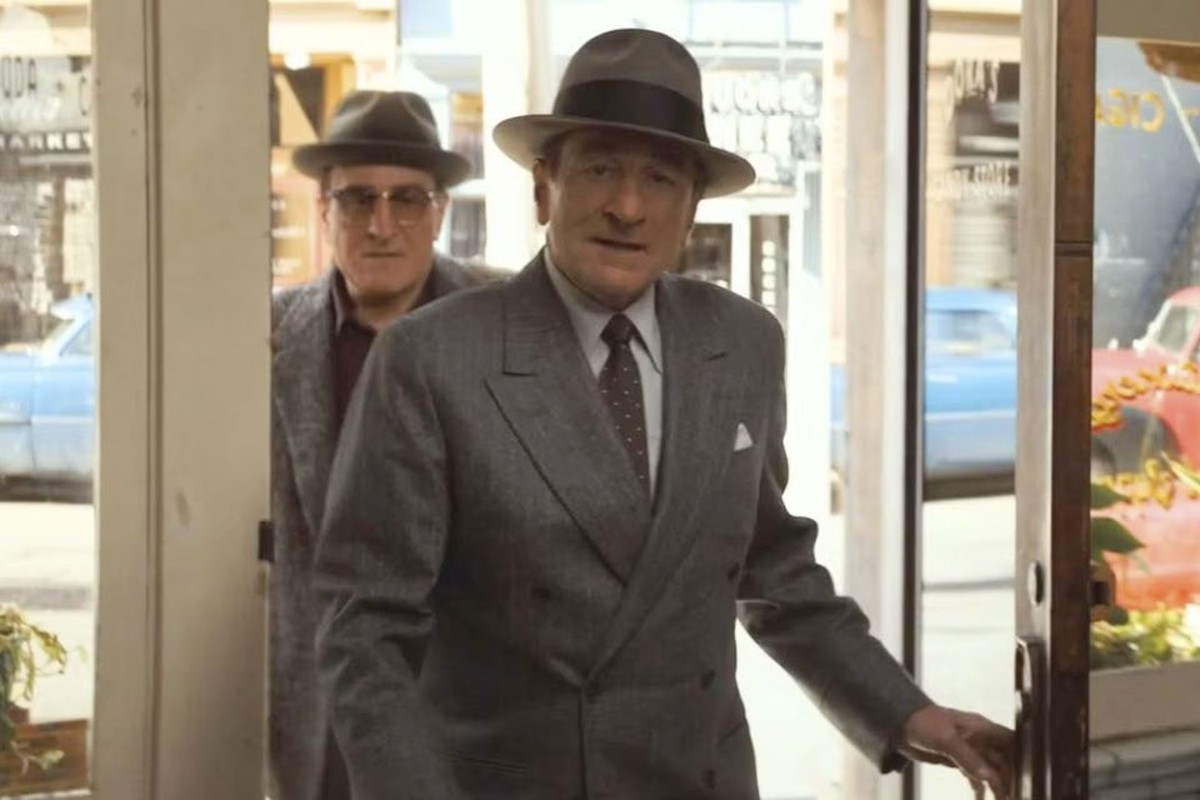 Robert De Niro and Robert De Niro in The Alto Knights
