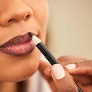 Plumping Lip Liner