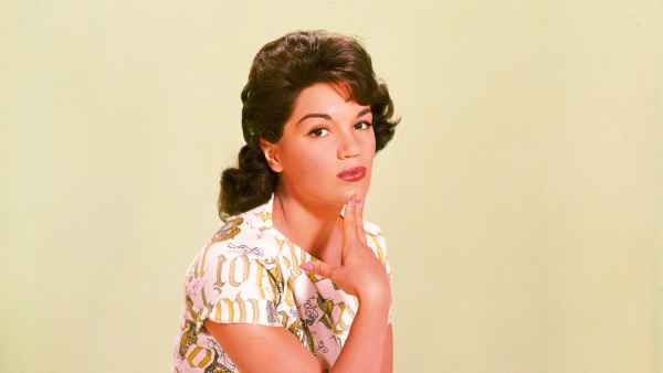 Connie Francis Dies at 87 After ‘Extreme Pain’