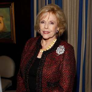 GettyImages-130644515 Eileen Fulton Dies at 91.jpg