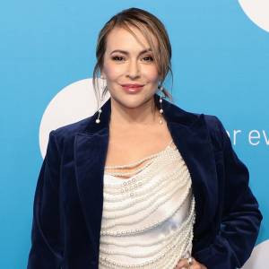 GettyImages-1445575685Alyssa-Milano-Says-Shes-Heartbroken-Over-Julian-McMahons-Death.jpg