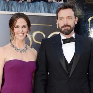 GettyImages-162544467-Jennifer-Garner-and-Ben-Affleck-Reunite-at-Baseball-Game.jpg