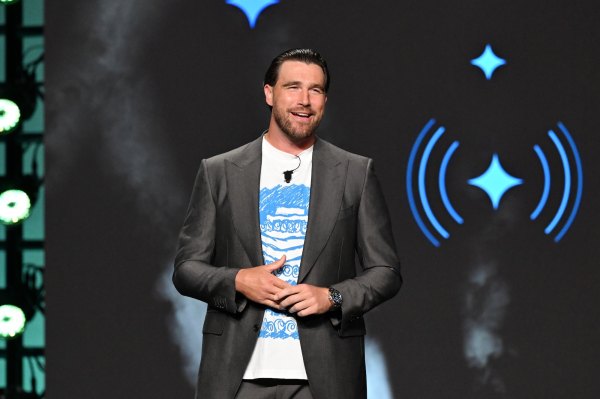 Travis Kelce Reflects on Catching Kelce and Its Contestants - Us