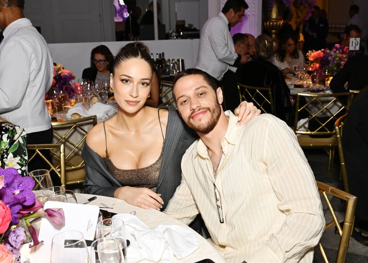 GettyImages-2215326490-Pete-Davidson-and-Girlfriend-Elsie-Hewitt-Welcome-Their-1st-Baby.jpg
