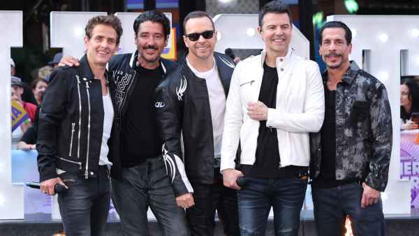 Donnie Wahlberg Supports Jonathan Knight After Surprise HGTV Cancellatio