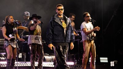 Justin Timberlake Appears to Yell at Stage Crew in New Video