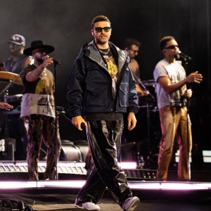 Justin Timberlake Appears to Yell at Stage Crew in New Video