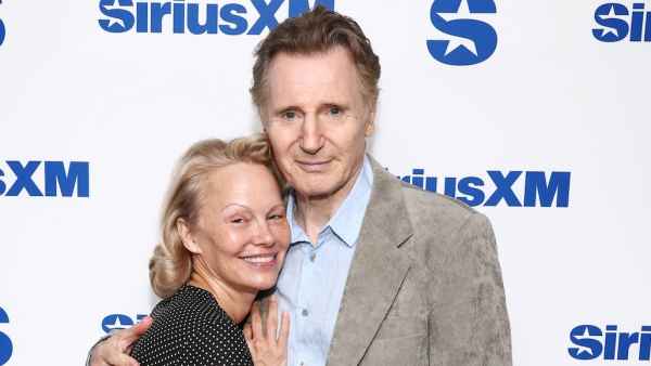 GettyImages-2227746075 Liam Neeson Reveals 1st Impression of 'Hot' Pamela Anderson Amid Romance