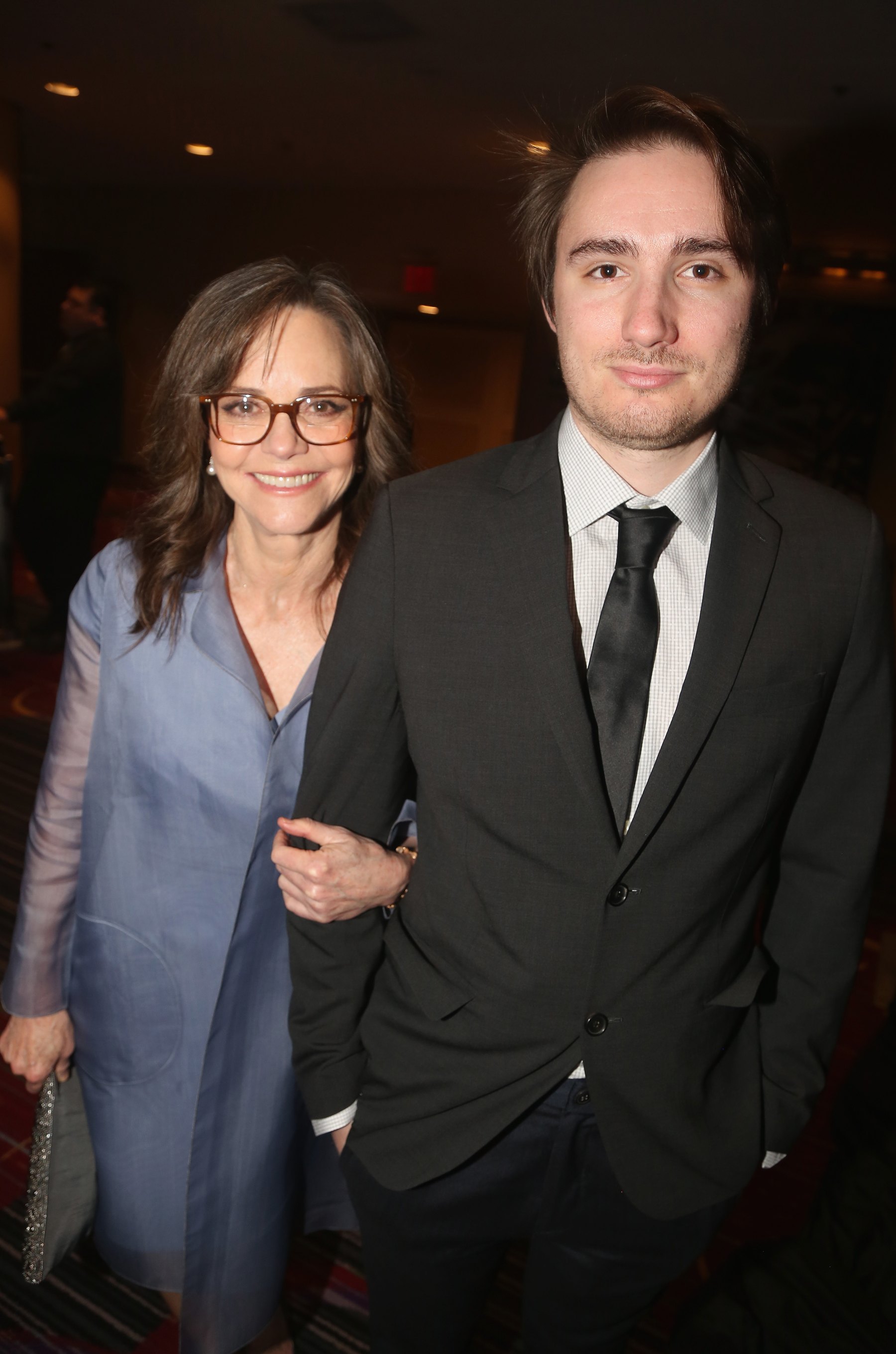 Sally Field s Kids Meet The Actress Sons And Family Us Weekly sally-field-s-kids-meet-the-actress-sons-and-family-us-weekly