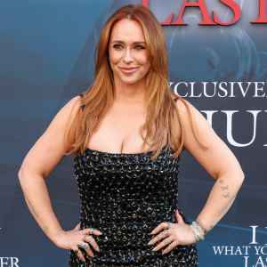 Jennifer Love Hewitt Talks Body Insecurity After Beach Photos in 2007