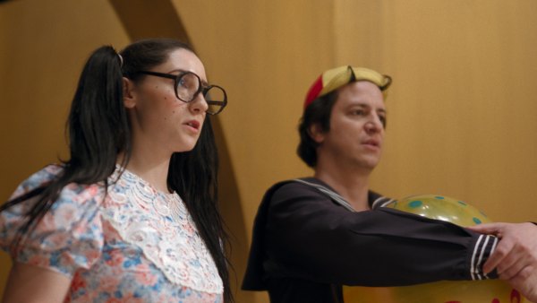 Escena de la bioserie Chespirito: Sin querer queriendo
