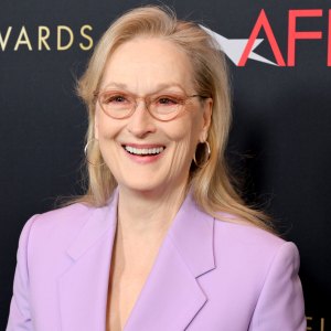 Meryl Streep’s Trench Coat Is Giving Major Editor in Chief Vibes – Get the Look for $50