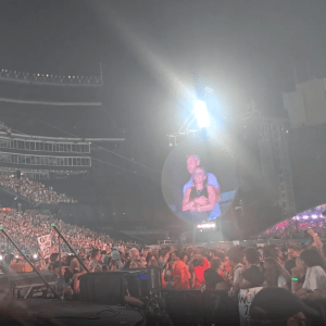 Viral-Jumbotron-Moments-Coldplay