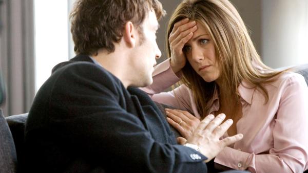 Clive Owen and Jennifer Aniston in Derailed