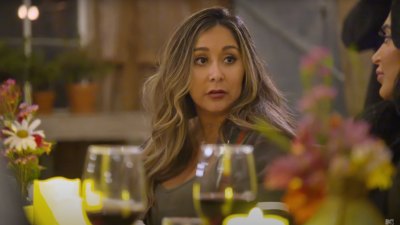 Jersey Shore Sneak Peek Nicole Snooki Polizzi Reflects on Emotional Chat With Her Birth Mom