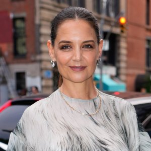 Save on Celeb Loved-Mules, 'Sirens'-Inspired Dresses, Collagen and More on Amazon This Weekend