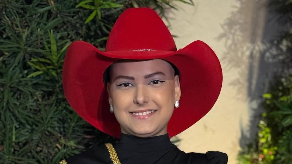 Isabel Rodeo Isabel Veloso Dead: Influencer Dies at Age 19 After Cancer Battle | Us ...