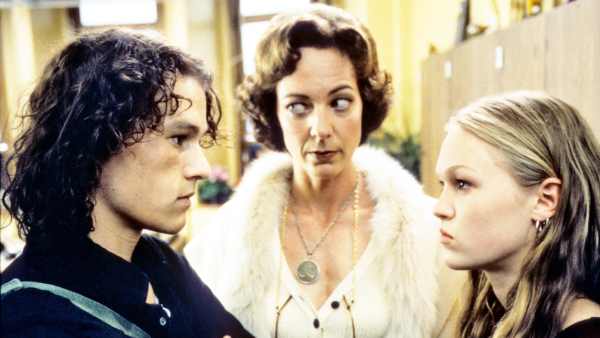 Heath Ledger, Allison Janney and Julia Stiles in 10 Things I Hate About You
