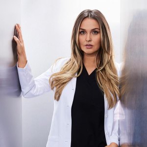 Camilla Luddington Says Grey s Anatomy Season 22 Premiere Was So Traumatic to Film 171208_06386