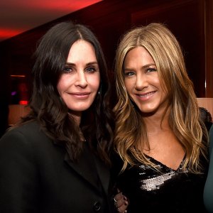 Friends' Jennifer Aniston and Courteney Cox Together Again in New Selfie