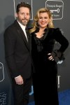 Kelly Clarkson's timeline delayed shows