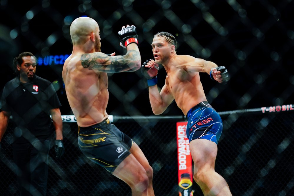 Brian Ortega vs. Alexander Volkanovski.