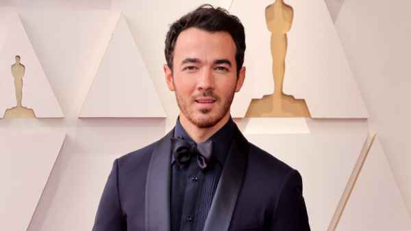 GettyImages-1388050919Kevin-Jonas-Reveals-How-Much-Money-His-Daughter-Spent-on-Labubu-Dolls.jpg