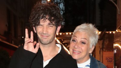 GettyImages-1517739640-Matty-Healy-Consoles-Mom-Denise-Welch-1-Week-After-Taylor-Swift-Comments.jpg
