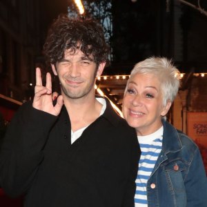GettyImages-1517739640-Matty-Healy-Consoles-Mom-Denise-Welch-1-Week-After-Taylor-Swift-Comments.jpg