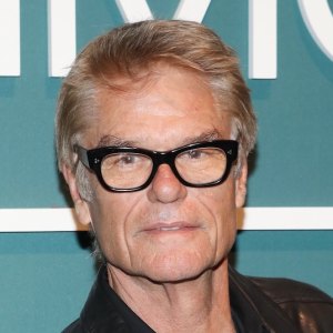 Harry Hamlin Says Hes Been Sober 1 Year instar52628708