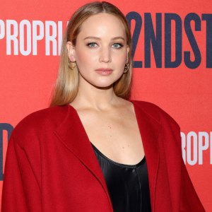 Jennifer Lawrence Just Convinced Us to Add These Versatile $23 Slippers to Our Cart