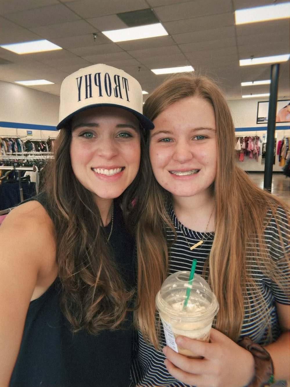 Jinger-Duggar-Jennifer-Duggar