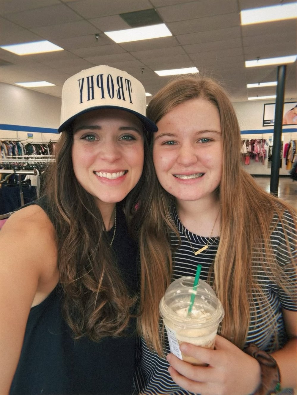 Jinger-Duggar-Jennifer-Duggar