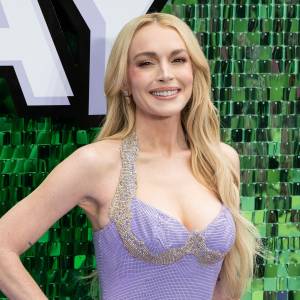 This $70 Shoulder Bag Looks Nearly Identical to Lindsay Lohan’s $6,500 Bottega One