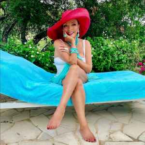 Joan Collins Shows Off Fierce and Fabulous Swimsuit Style at 92 While ‘Relaxing in the South of France’