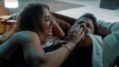 Johnny Bananas and Dee Valladares Showmance on The Challenge Leads to 1 Costar Punching Walls