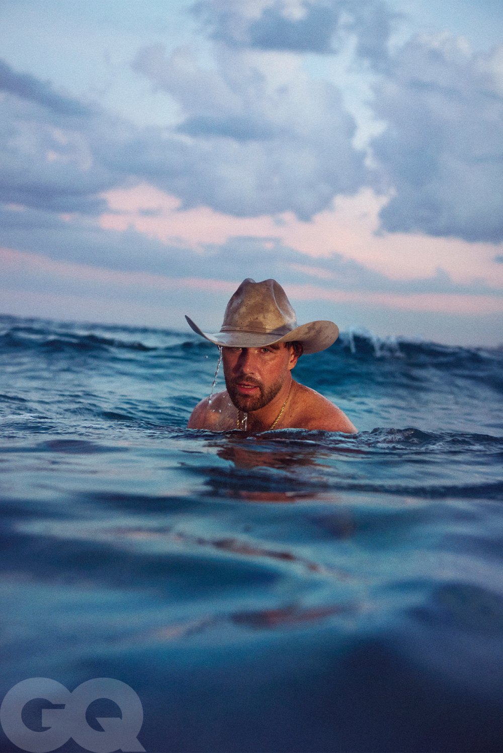 Travis Kelce Recalls How He ‘Fell In Love’ With Girlfriend Taylor Swift