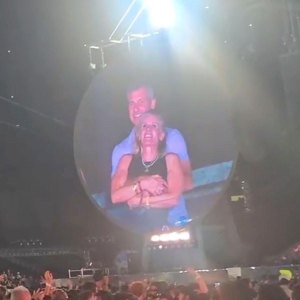 Astronomer CEO Andy Byron and Kristin Cabot Weren t Having Affair at Coldplay Concert Report 001