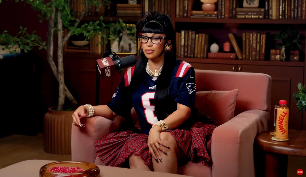 Cardi B Denies Getting Plastic Surgery Because She's 'Insecure' Us Weekly(02)